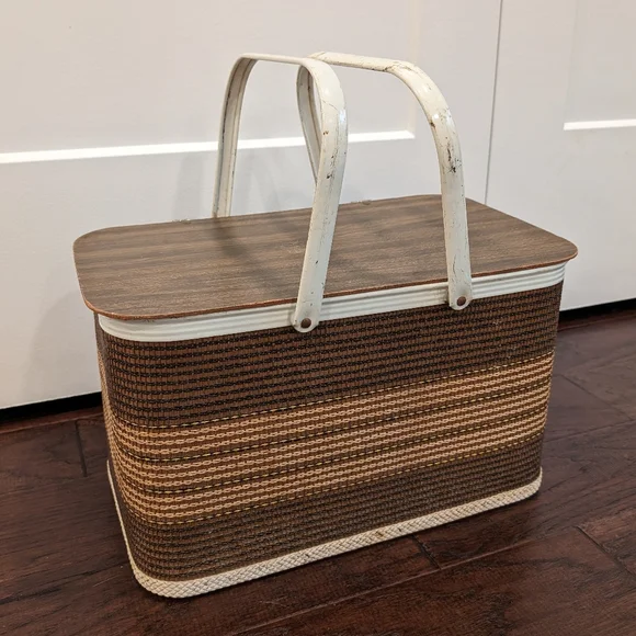 Vintage | Kitchen | Vintage 6s Redmon Picnic Basket Brown